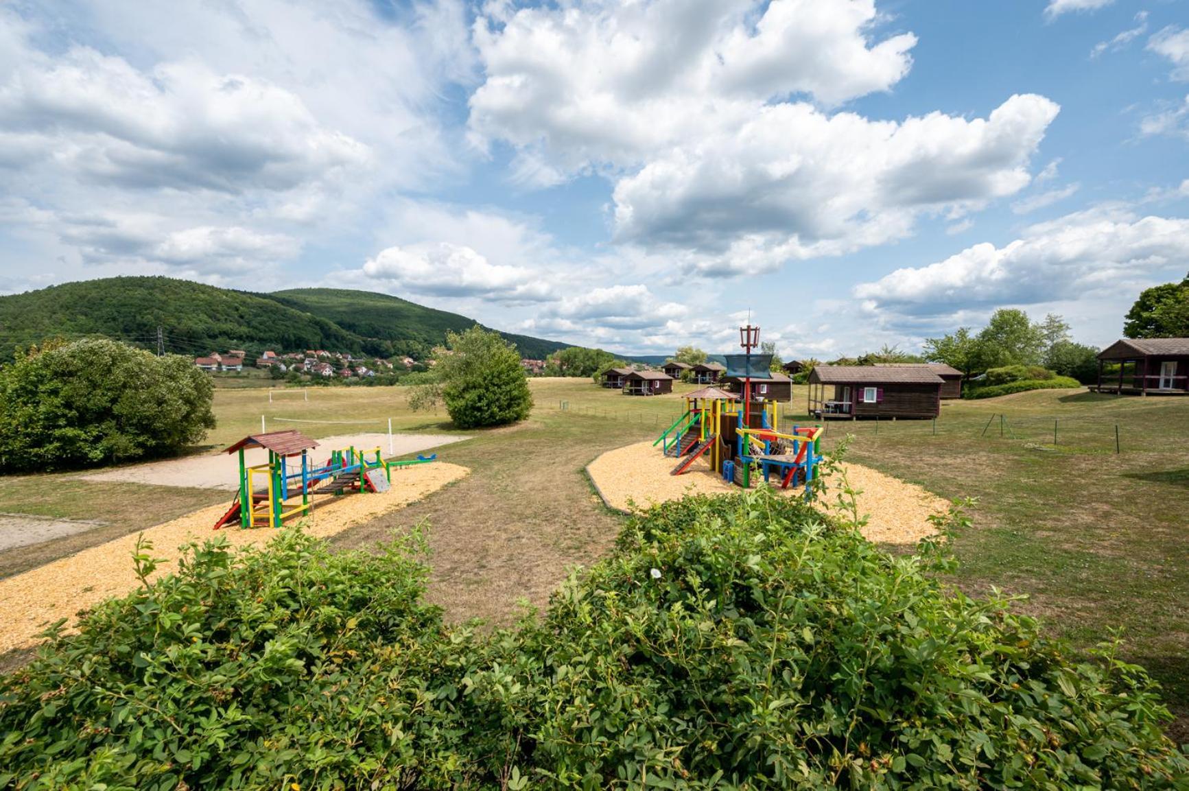 Camping Les Vosges Du Nord Oberbronn ภายนอก รูปภาพ